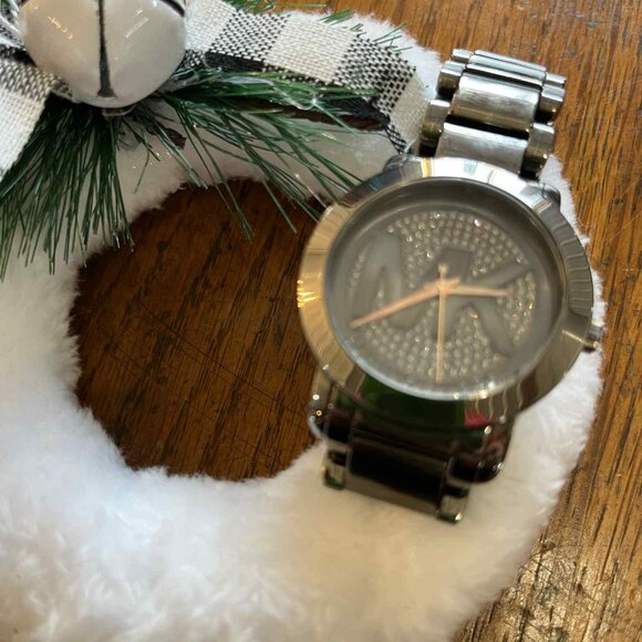 MICHAEL KORS GREY PAVE DIAL GUNMETAL STAINLESS STEEL WOMAN'S WATCH - Picture 3 of 3